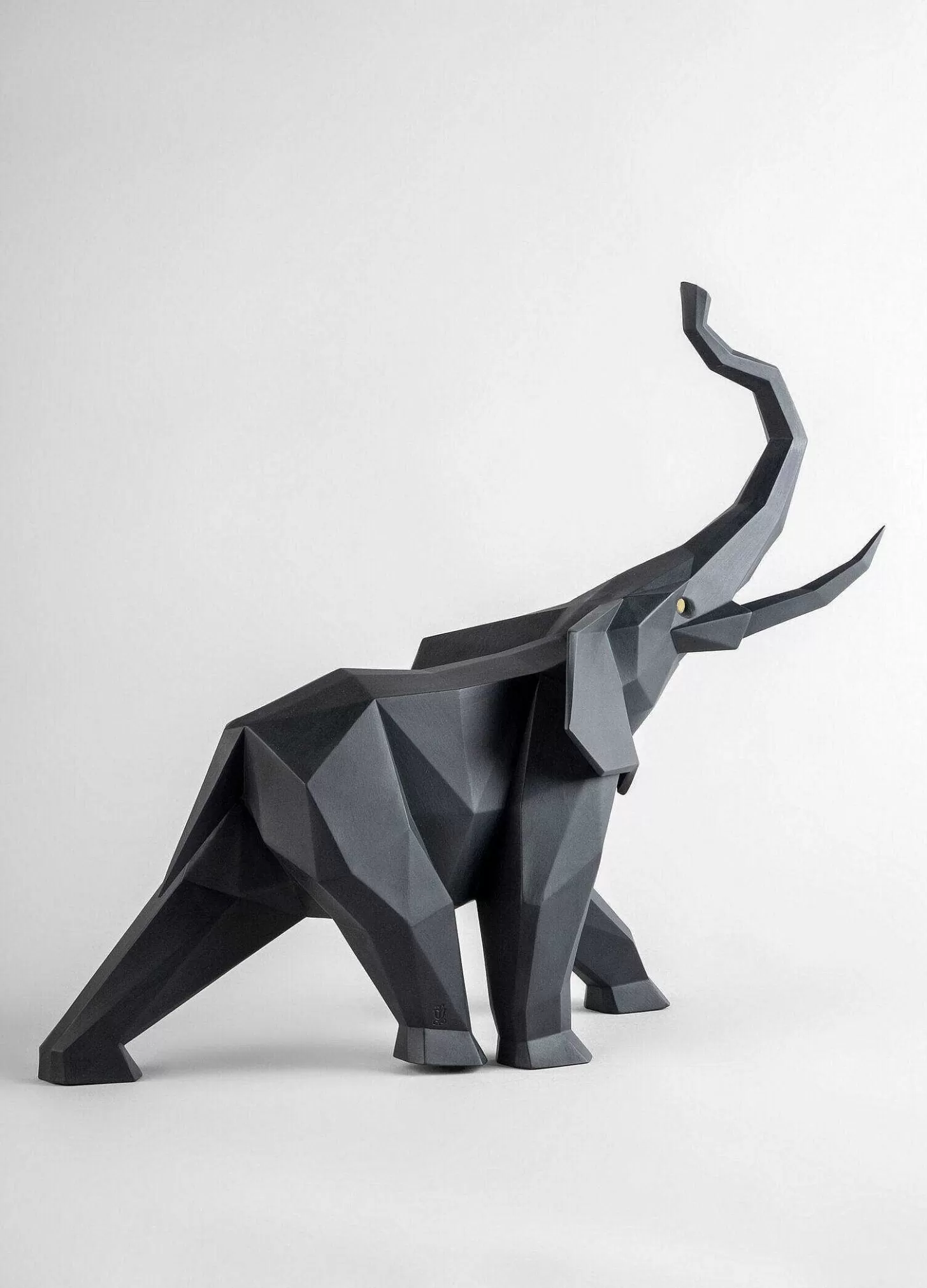Lladró Elephant Sculpture. Black Matte^ Gifts