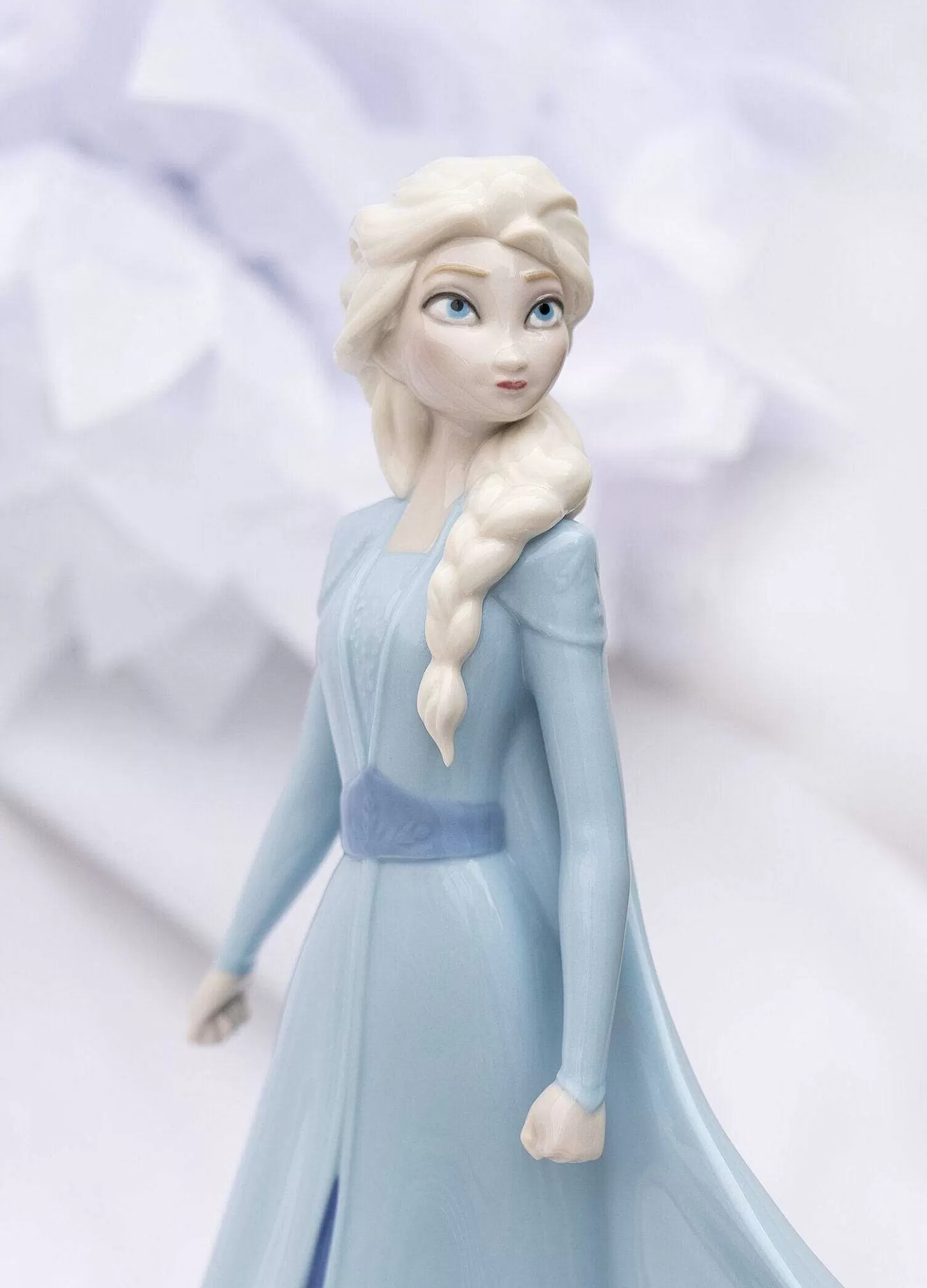 Lladró Elsa Figurine^ Design