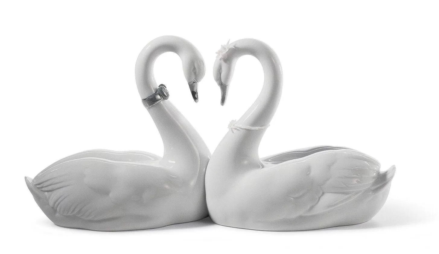 Lladró Endless Love Swans Figurine. Silver Lustre^ Animals