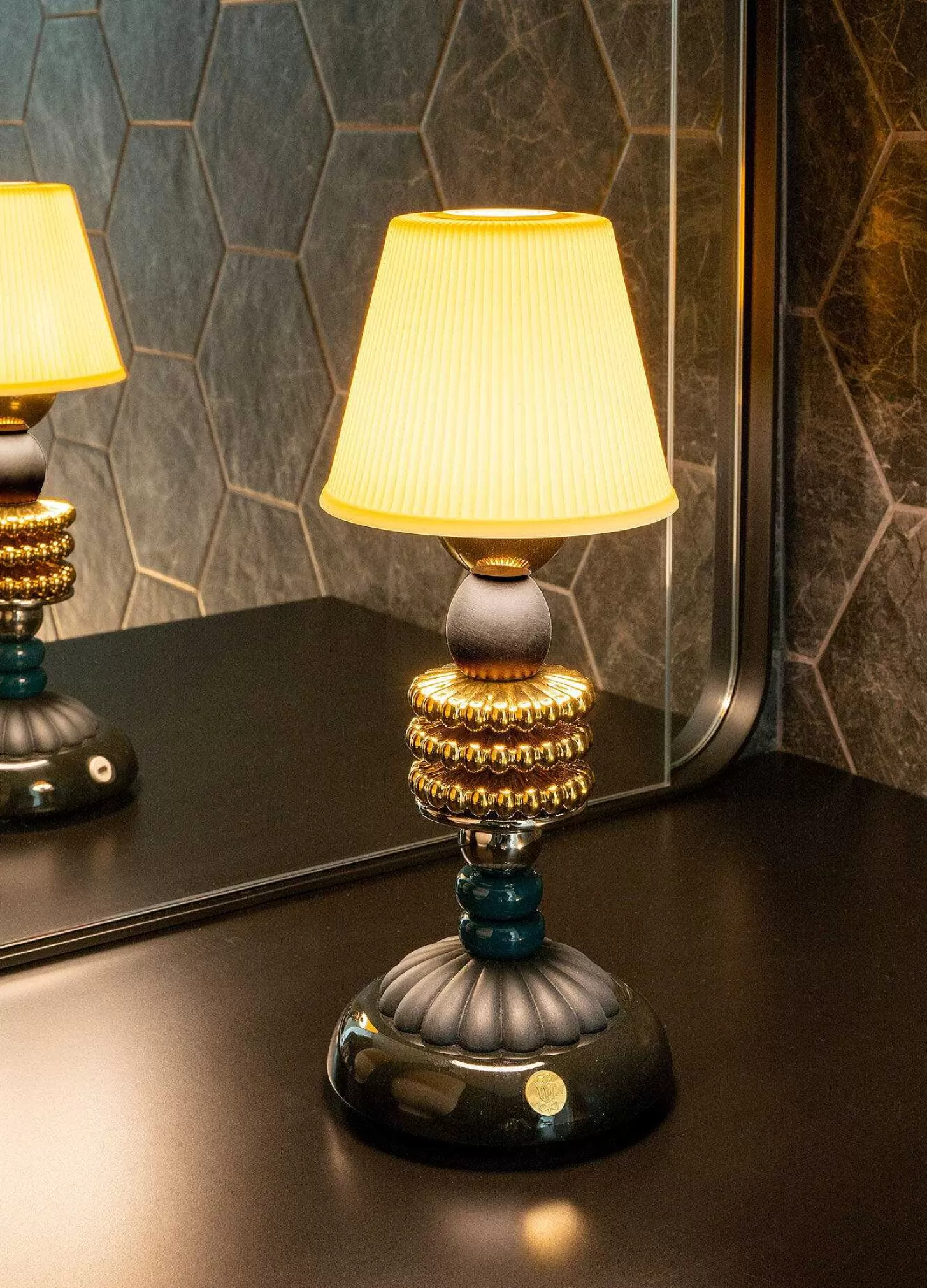 Lladró Firefly Cordless Lamp By Olga Hanono^ Light & Scent