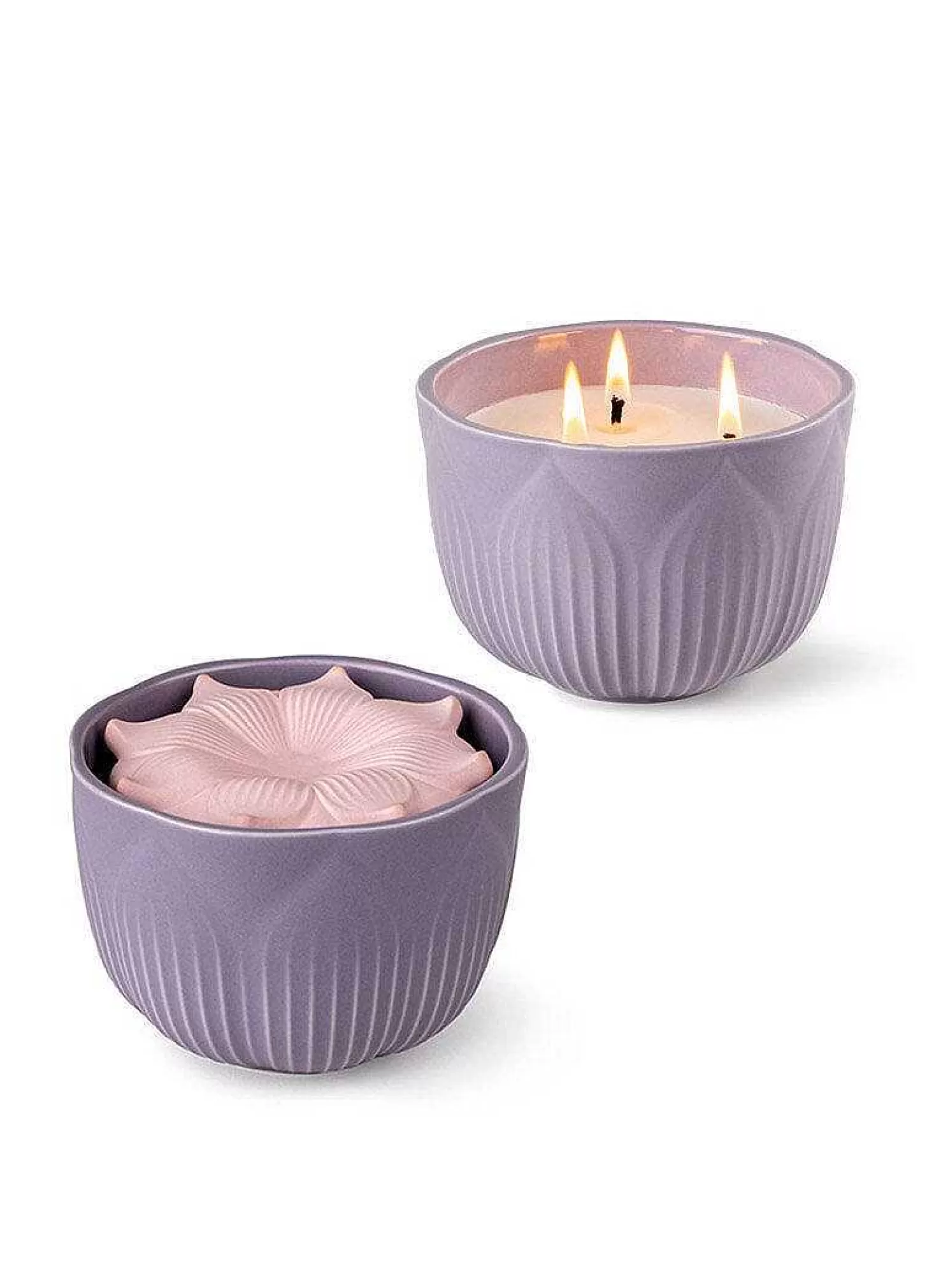Lladró Fleurs Candle. Sweet Memories Scent^ Light & Scent