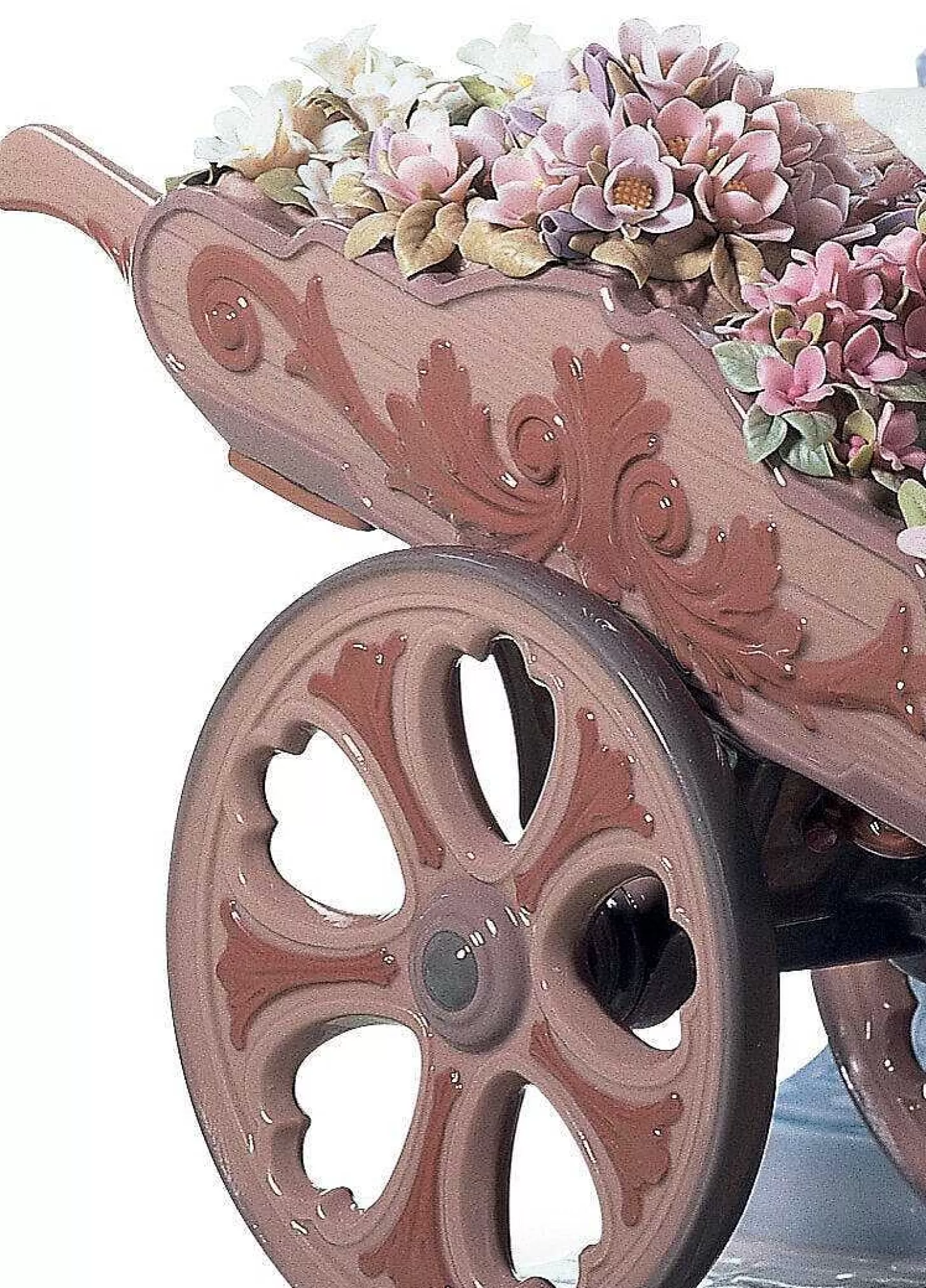 Lladró Flowers For Everyone Sculpture^ Women