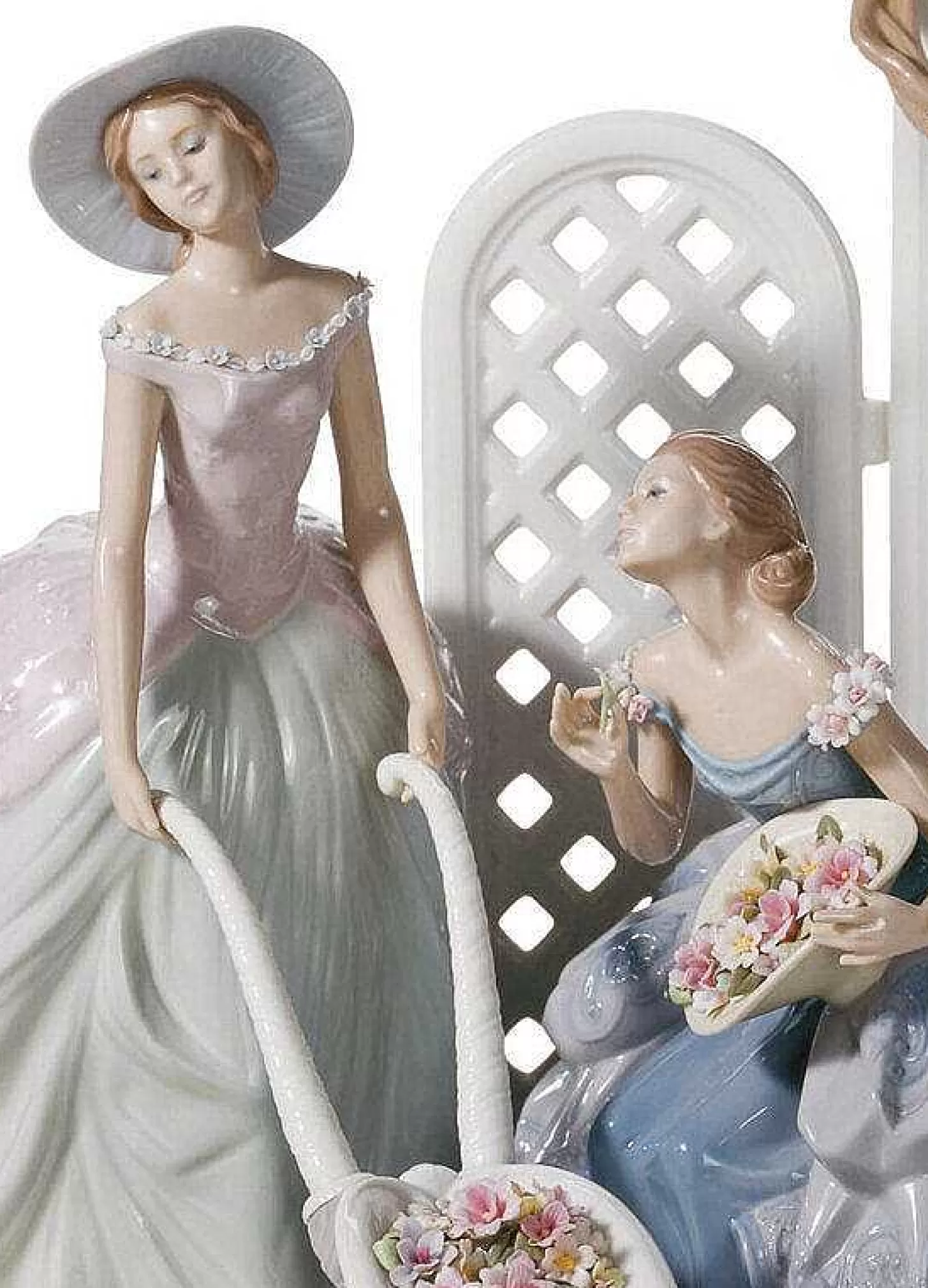 Lladró Garden Of Romance Women Figurine. Limited Edition^ Women