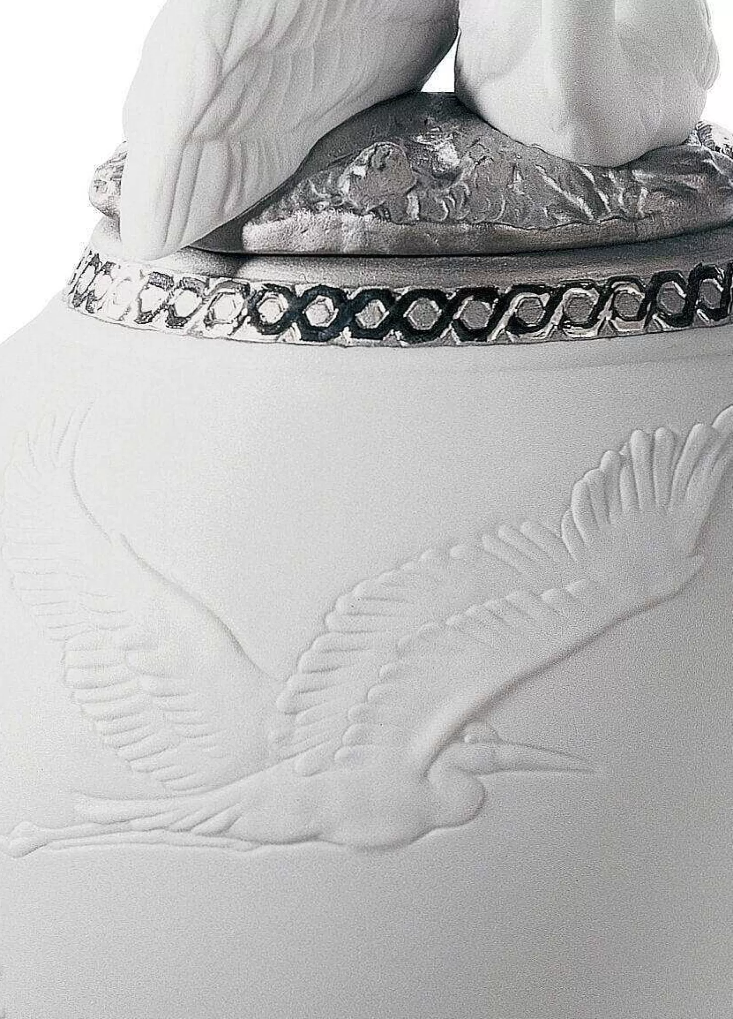 Lladró Herons Realm Covered Vase Figurine. Silver Lustre^ Gifts