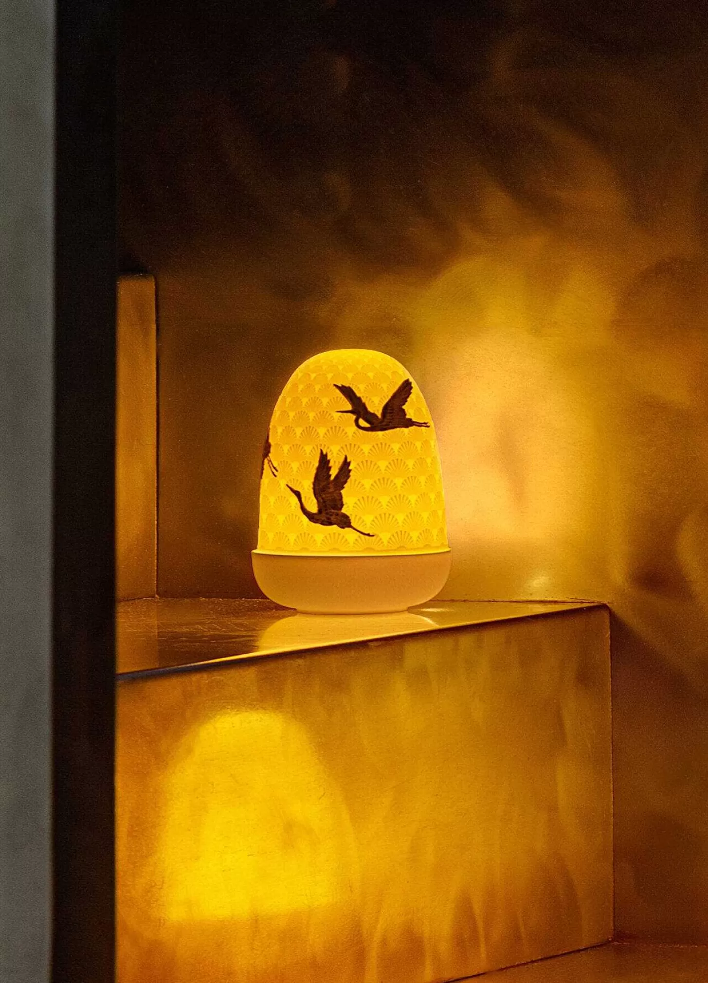 Lladró Koi Dome Table Lamp^ Light & Scent