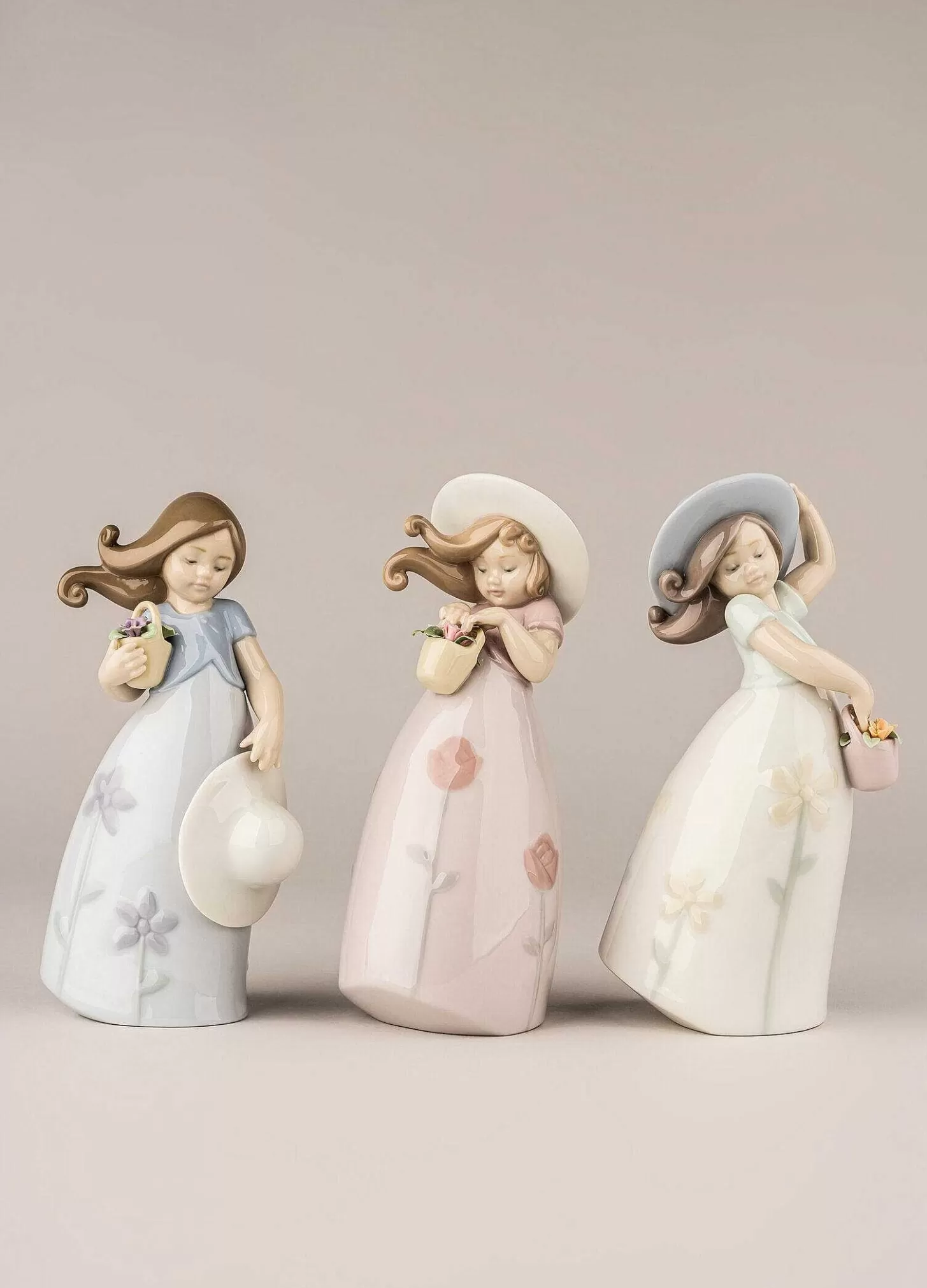 Lladró Little Daisy Girl Figurine^ Children