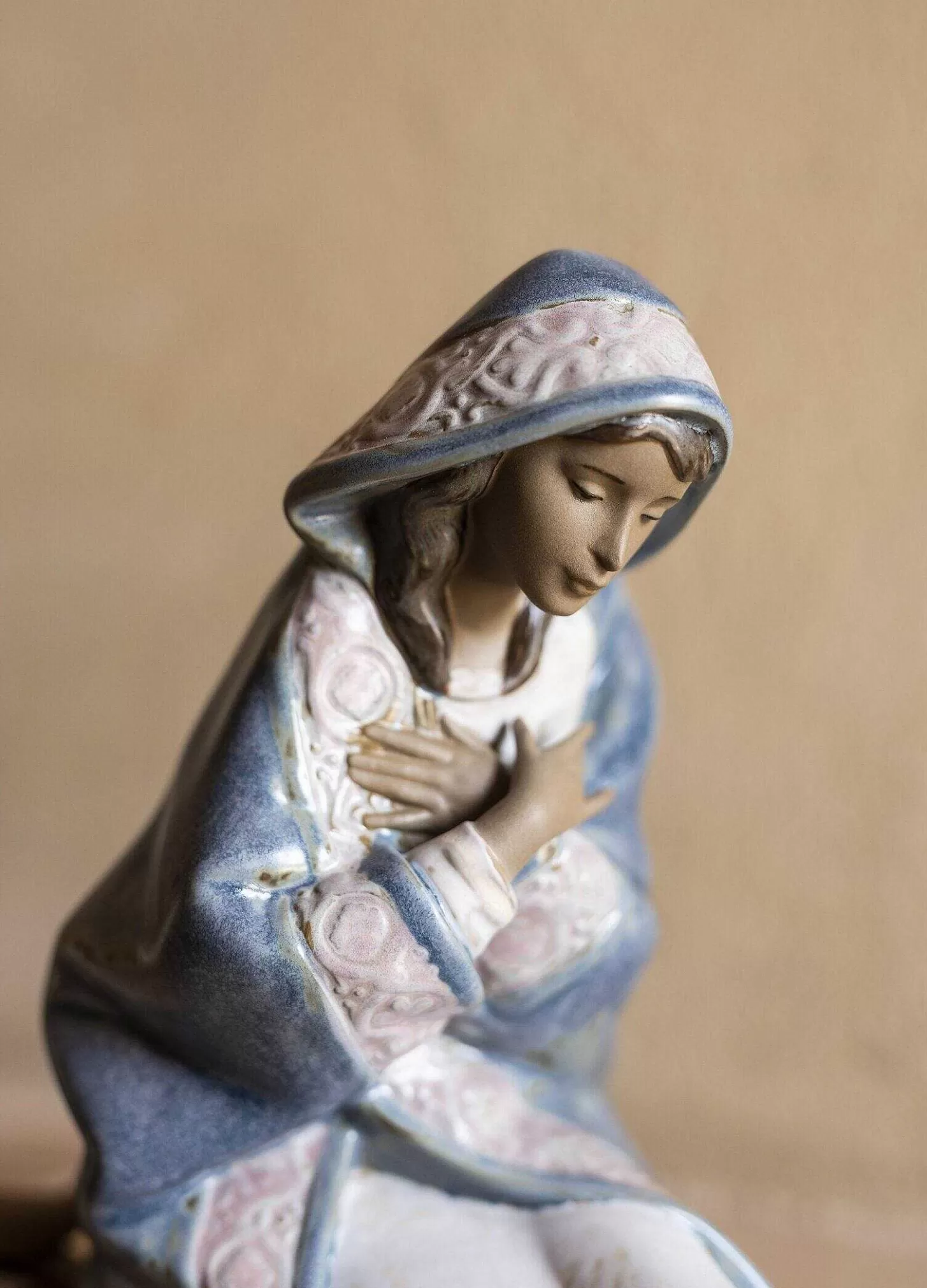 Lladró Mary Nativity Figurine. Gres^ Christianity