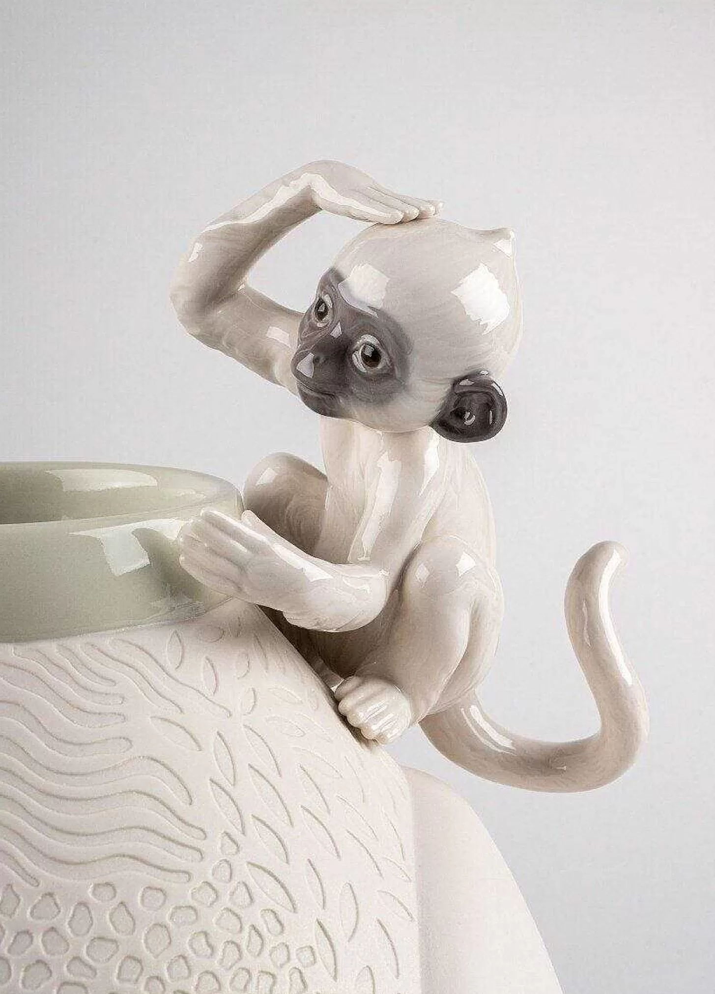 Lladró Monkey Vase^ Gifts