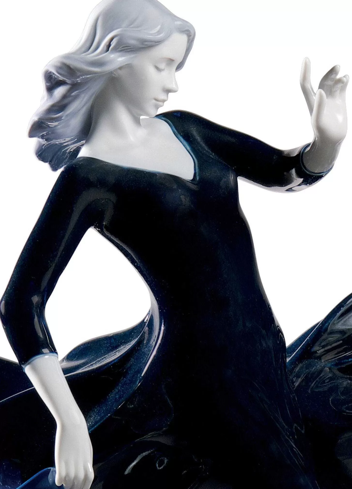 Lladró Night Approaches Women Figurine. Limited Edition^ Heritage