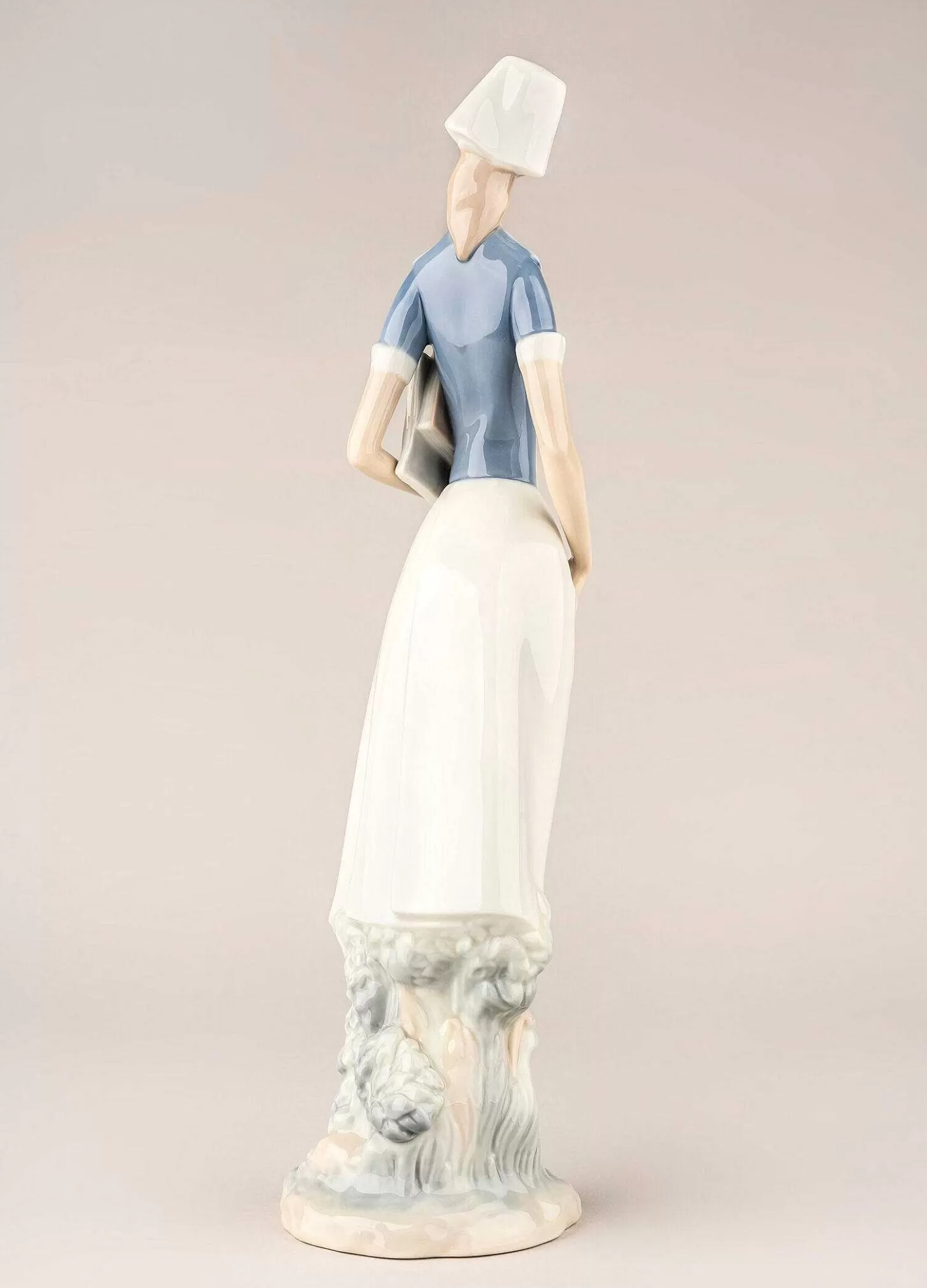 Lladró Nurse Figurine^ Gifts