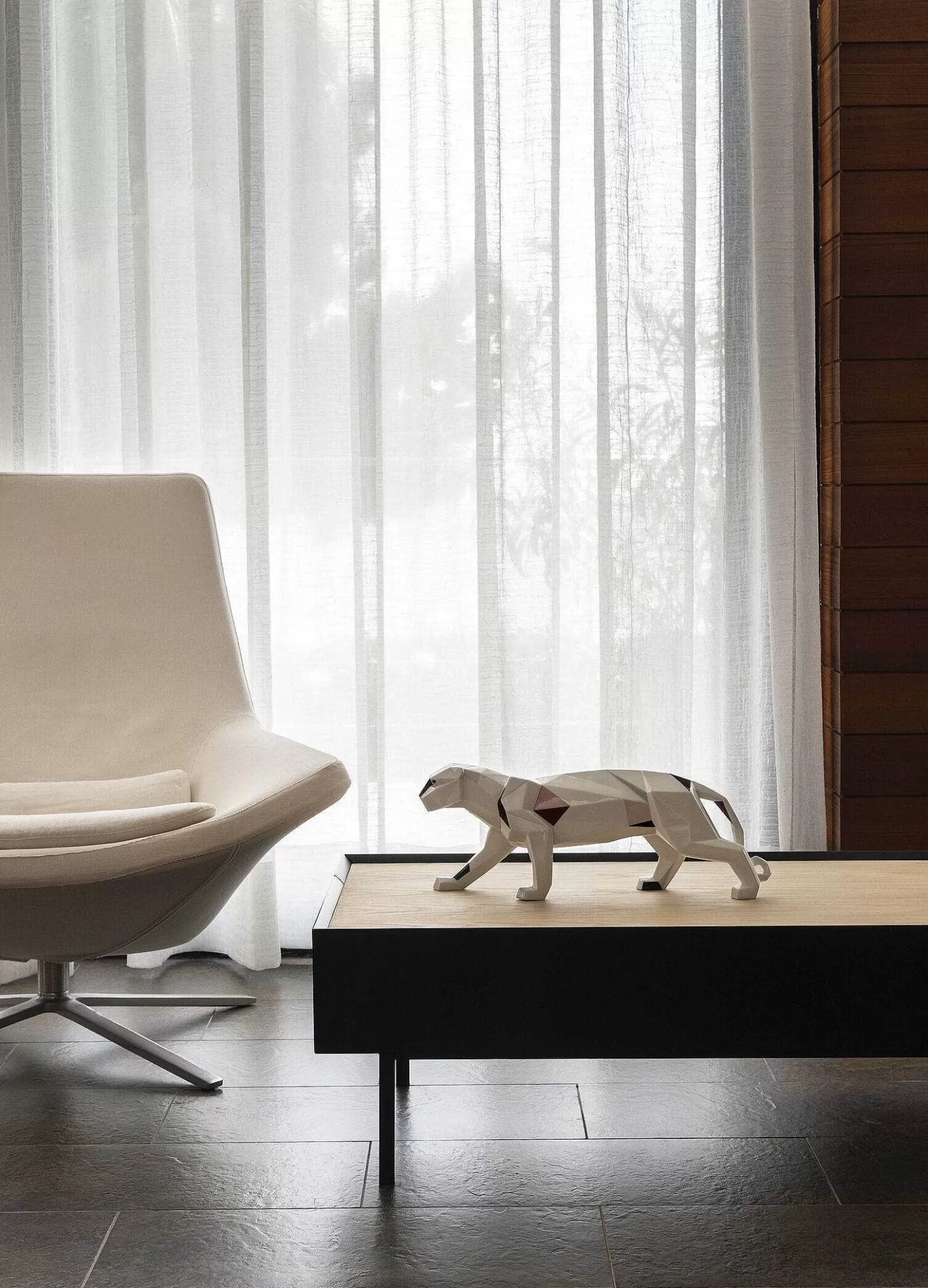 Lladró Panther Figurine^ Design