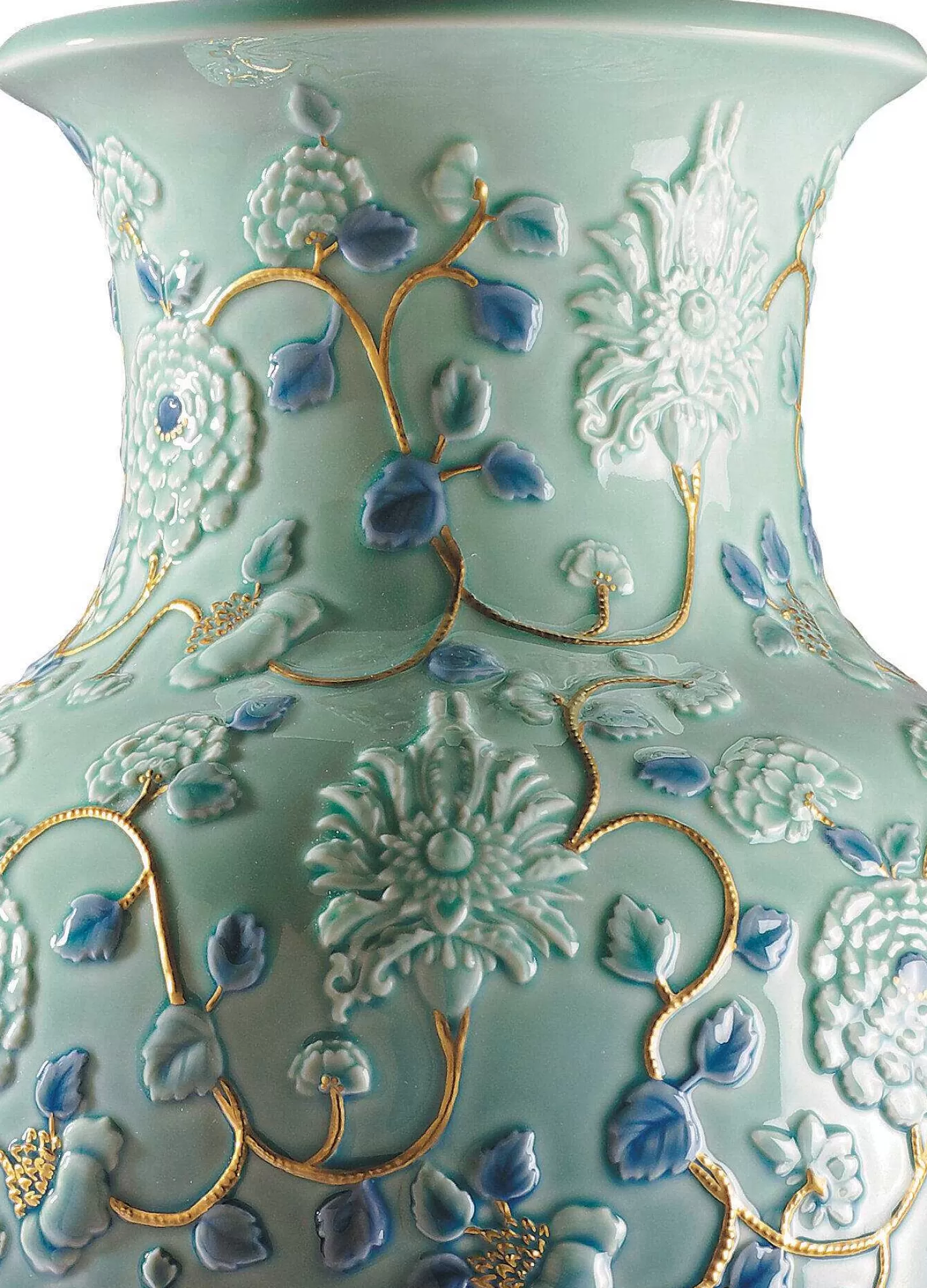 Lladró Peonies Vase. Golden Lustre^ Gifts