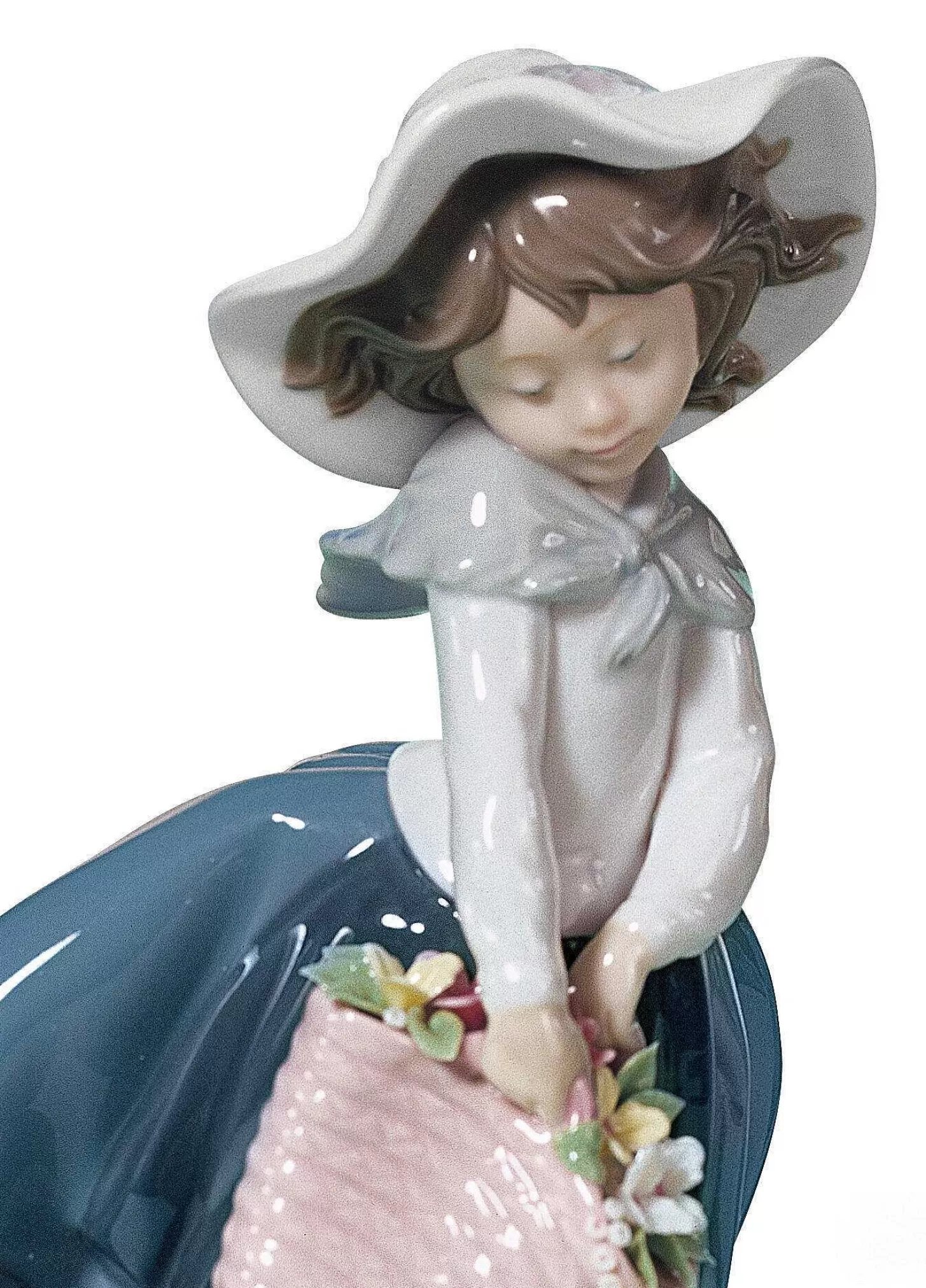 Lladró Pretty Pickings Girl Figurine^ Children