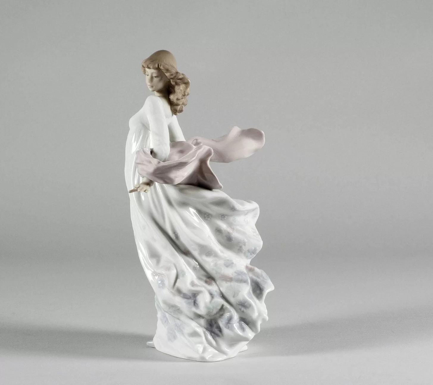 Lladró Spring Splendor Woman Figurine^ Women