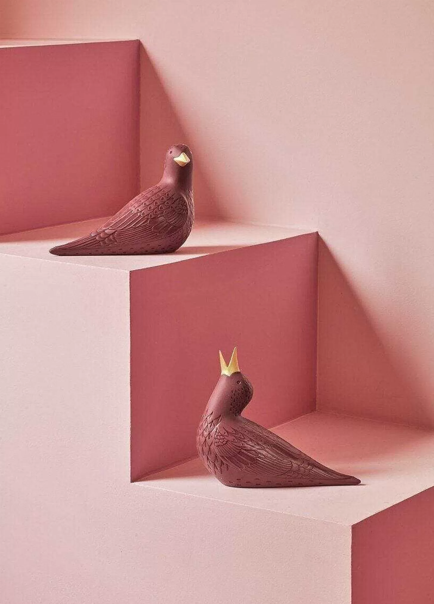 Lladró Starling I Figurine. Purple^ Design