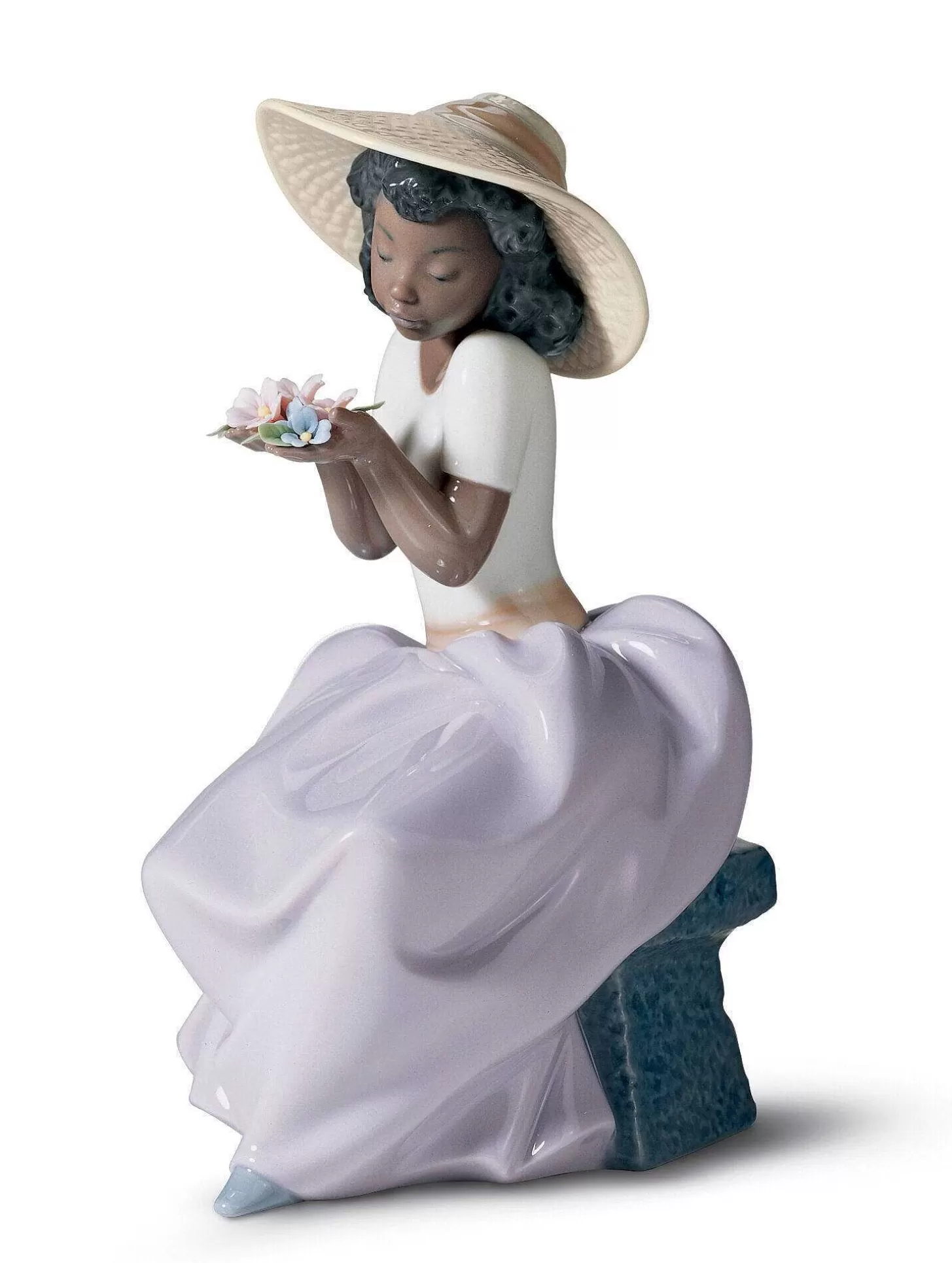 Lladró Sweet Fragrance Girl Figurine^ Heritage